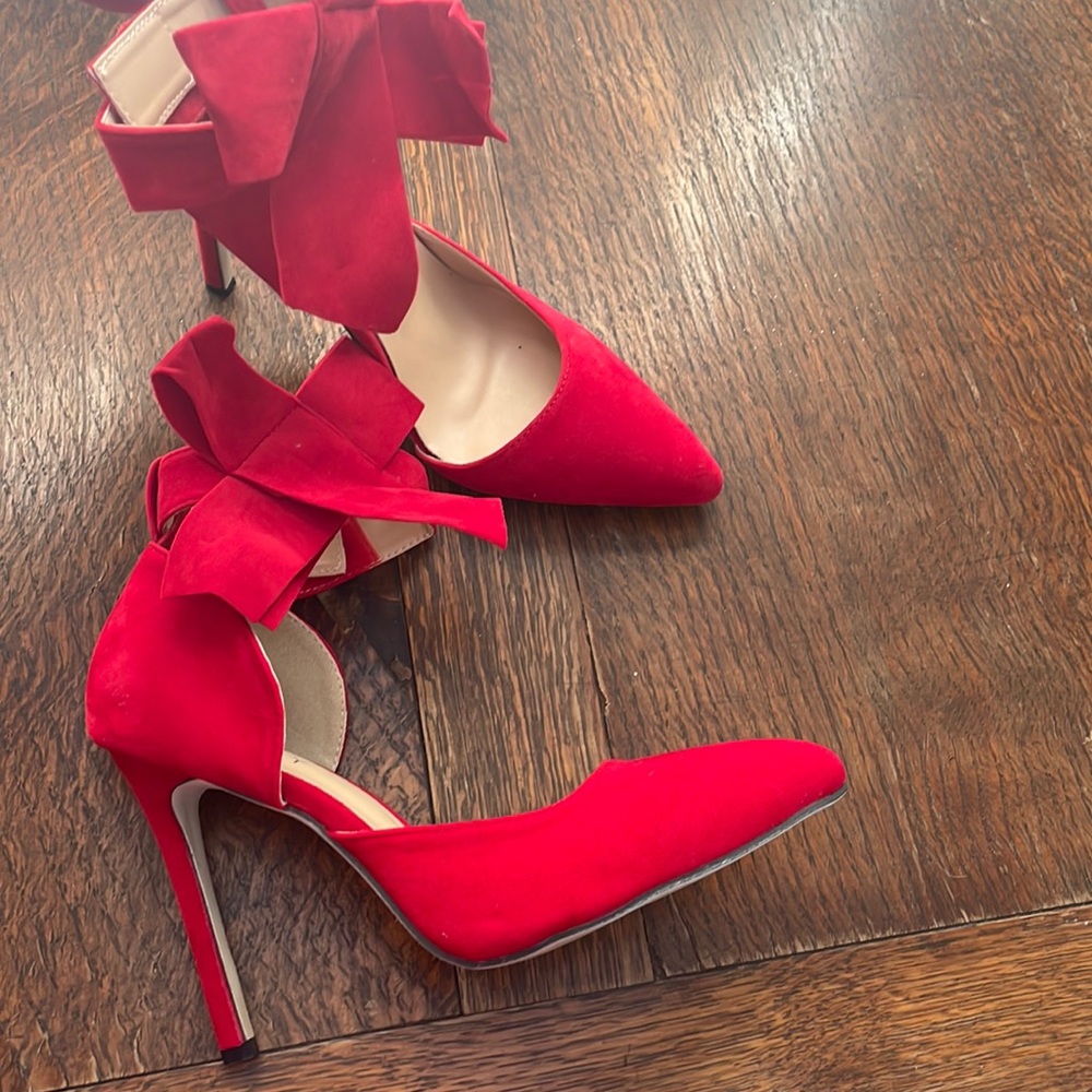 Red velvet 3 1/2 “ heel stiletto with bow ankle strap!!! Excellent condition!